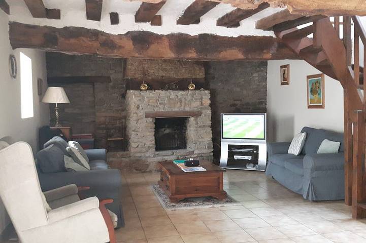 Location de vacances pour 7 personnes, avec terrasse et jardin à Marzan - 4