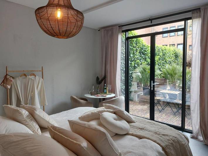 B&b voor 2 personen, with Terras and Tuin as well as Uitzicht in Amersfoort