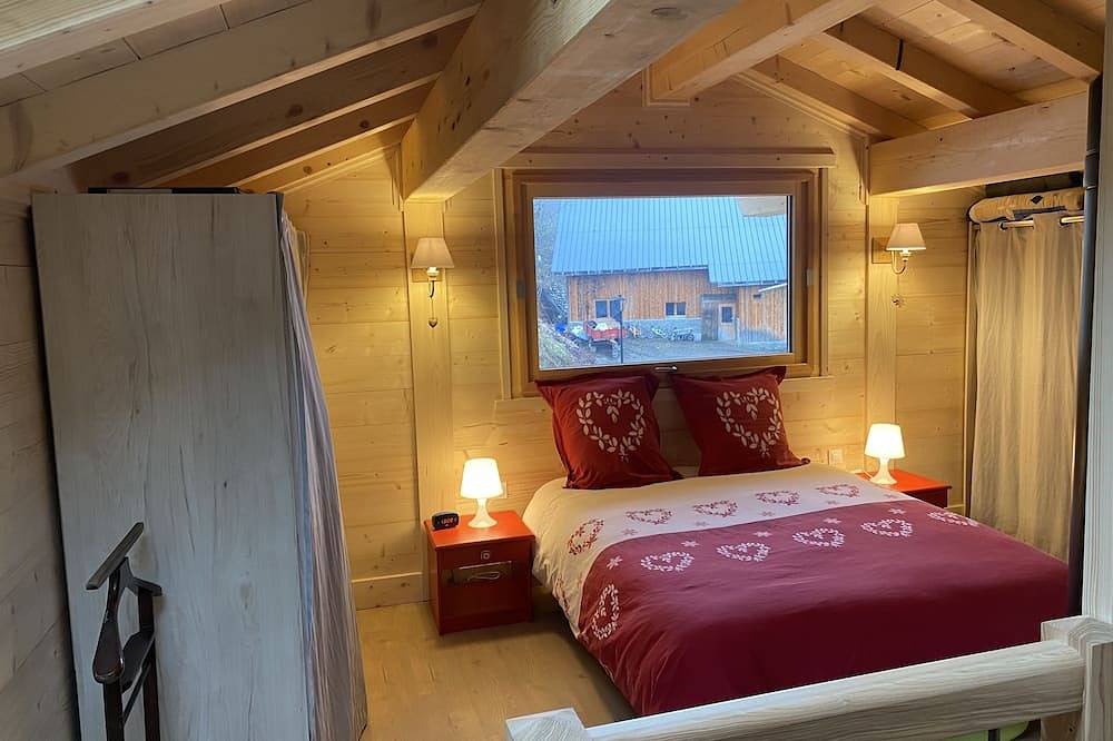Chalet Dans les Aravis 1200 m Daltitude Avec spa Priver in Le Bouchet-Mont-Charvin, Annecy region