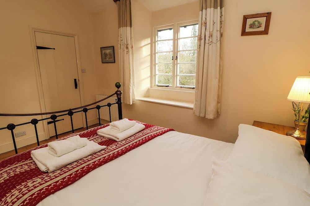 Ednas Cottage, with a garden in Skelwith Bridge in Skelwith Bridge, Lake District