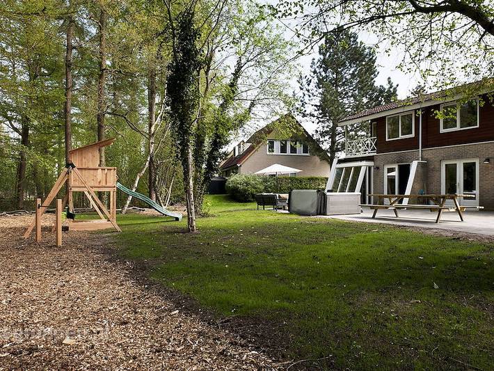 Ferienhaus für 20 Personen, mit Terrasse und Balkon/Terrasse sowie Whirlpool und Sauna - 1