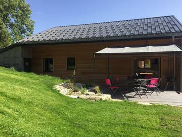 Gîte pour 6 personnes, avec jardin à La Pesse