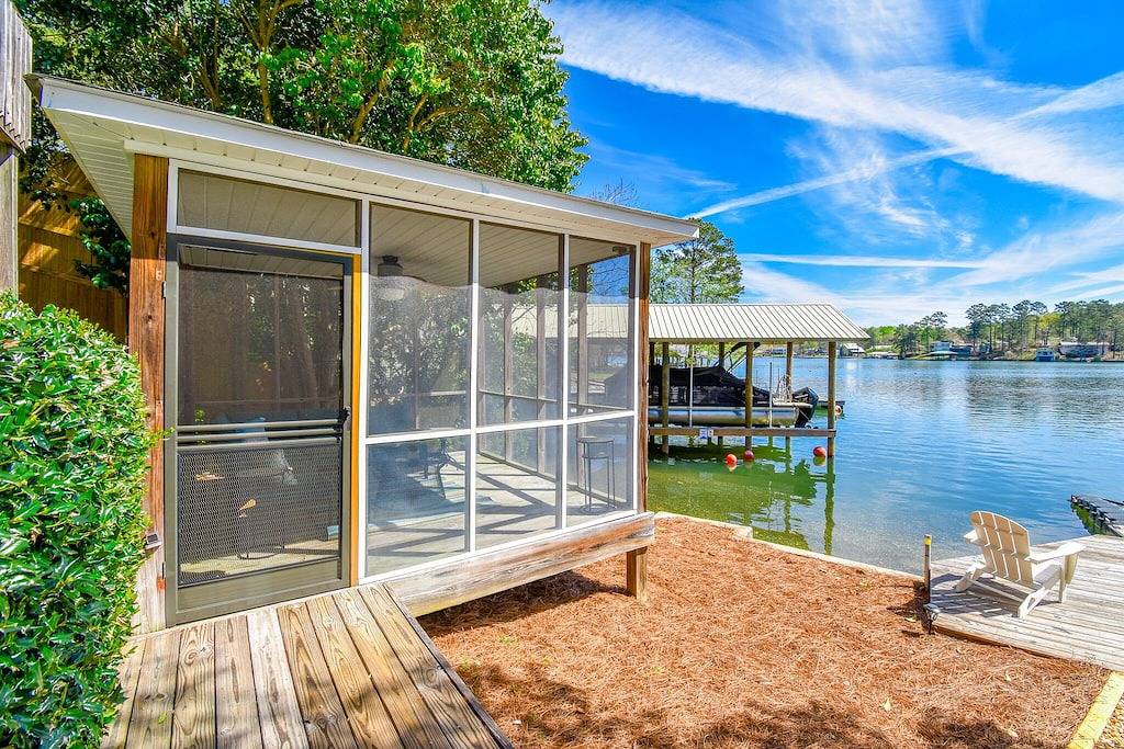 Prime, Peaceful Waterfront Location! Big, clear water views! Fire table! in Lake Martin