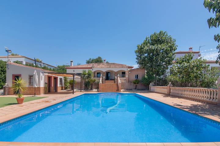 Villa for 6 people, with garden - 1
