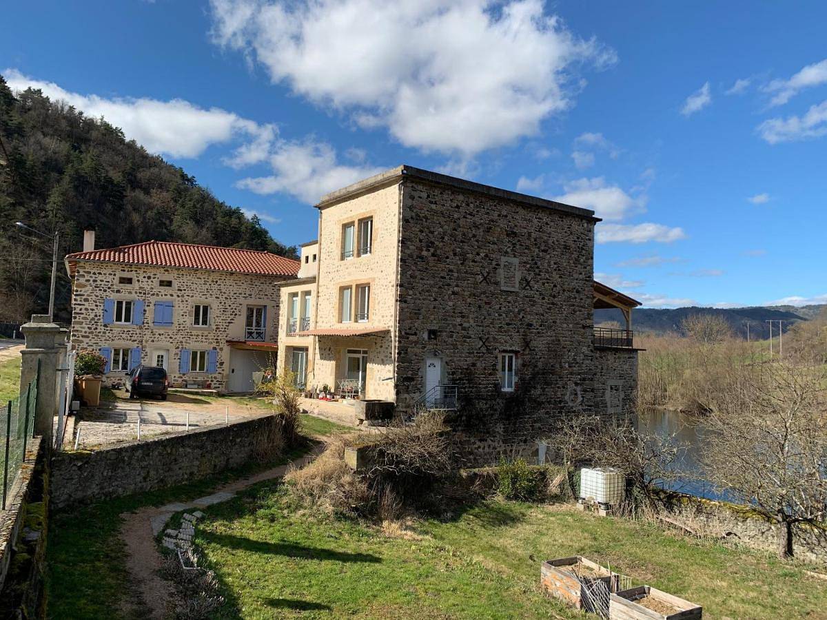 Five-Bedroom House in Saint-Vincent (France), Haute-Loire