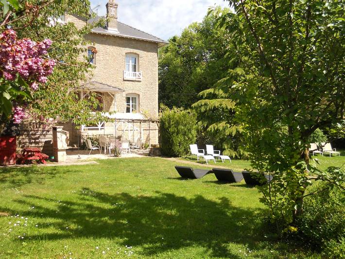 Gîte pour 8 personnes, avec terrasse et jardin