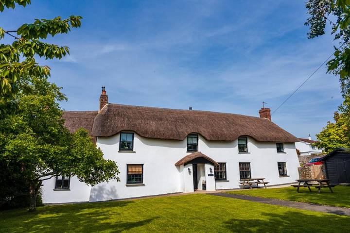 Holiday rental for 12 people, with Hot tub and Terrace as well as Garden in Braunton