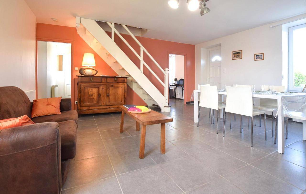 Three-Bedroom Holiday Home in Saint-Marcouf, Cherbourg und Umgebung