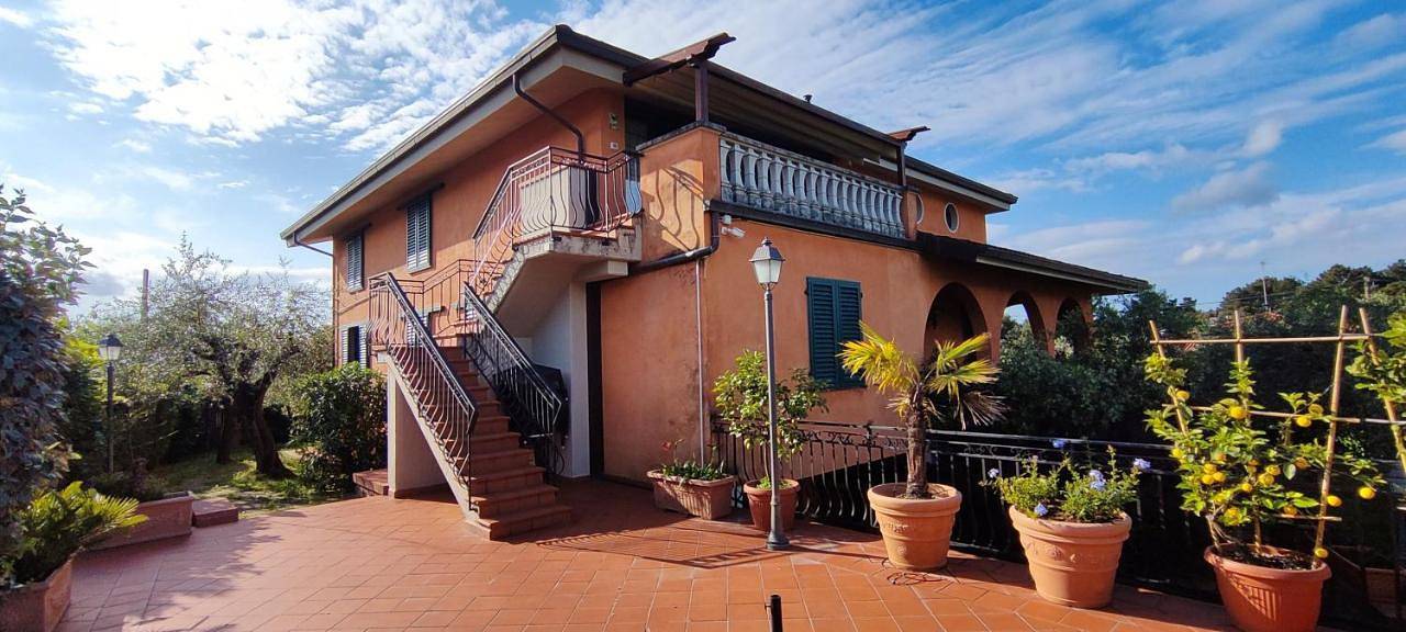 One-Bedroom Apartment with Terrace in Massa e Cozzile, Pistoia Provinz