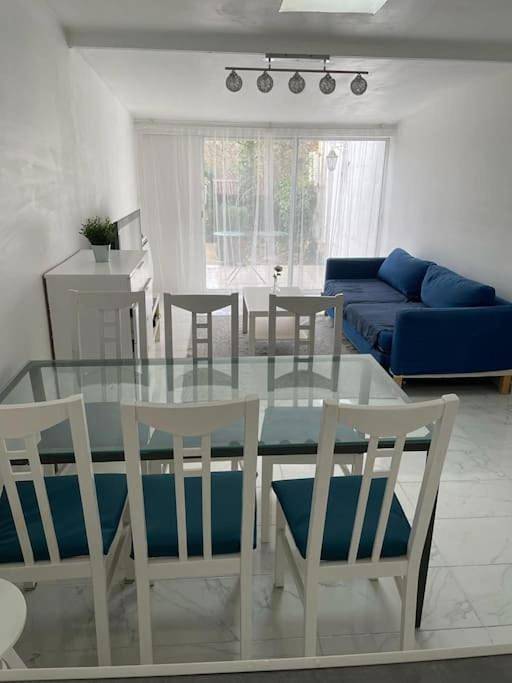 Location de vacances pour 8 personnes, avec jardin à Antony - 2