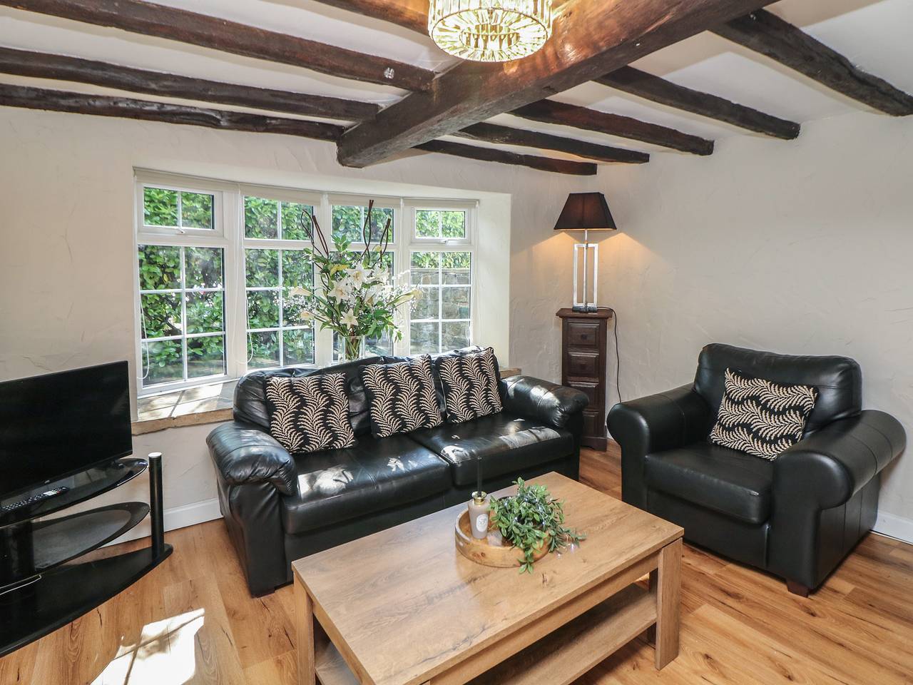 Lake Side Cottage in Wakefield, West Yorkshire