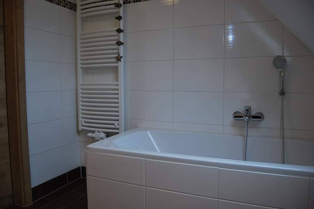 Ganze Wohnung, Modern möblierte Ferienwohnung für 2 Personen in Olbernhau, Erzgebirge