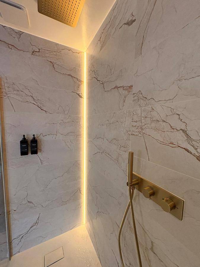 Location de vacances pour 2 personnes, avec Jacuzzi et Terrasse dans Plage des Gougins - 2