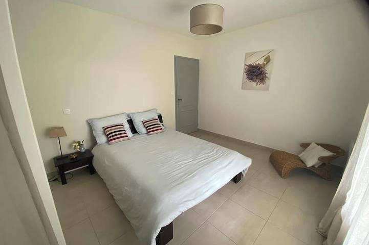Location de vacances pour 6 personnes, avec jardin et piscine à Saint-Privat-de-Champclos - 4