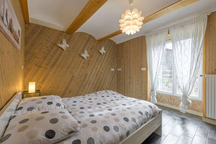 Gîte pour 8 personnes, avec terrasse à Le Puy-en-Velay - 4