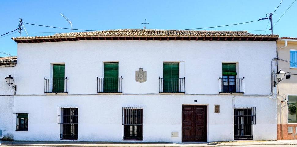 Chalet para 16 personas, con vistas además de piscina y terraza, Se admiten mascotas en La Sagra - 2