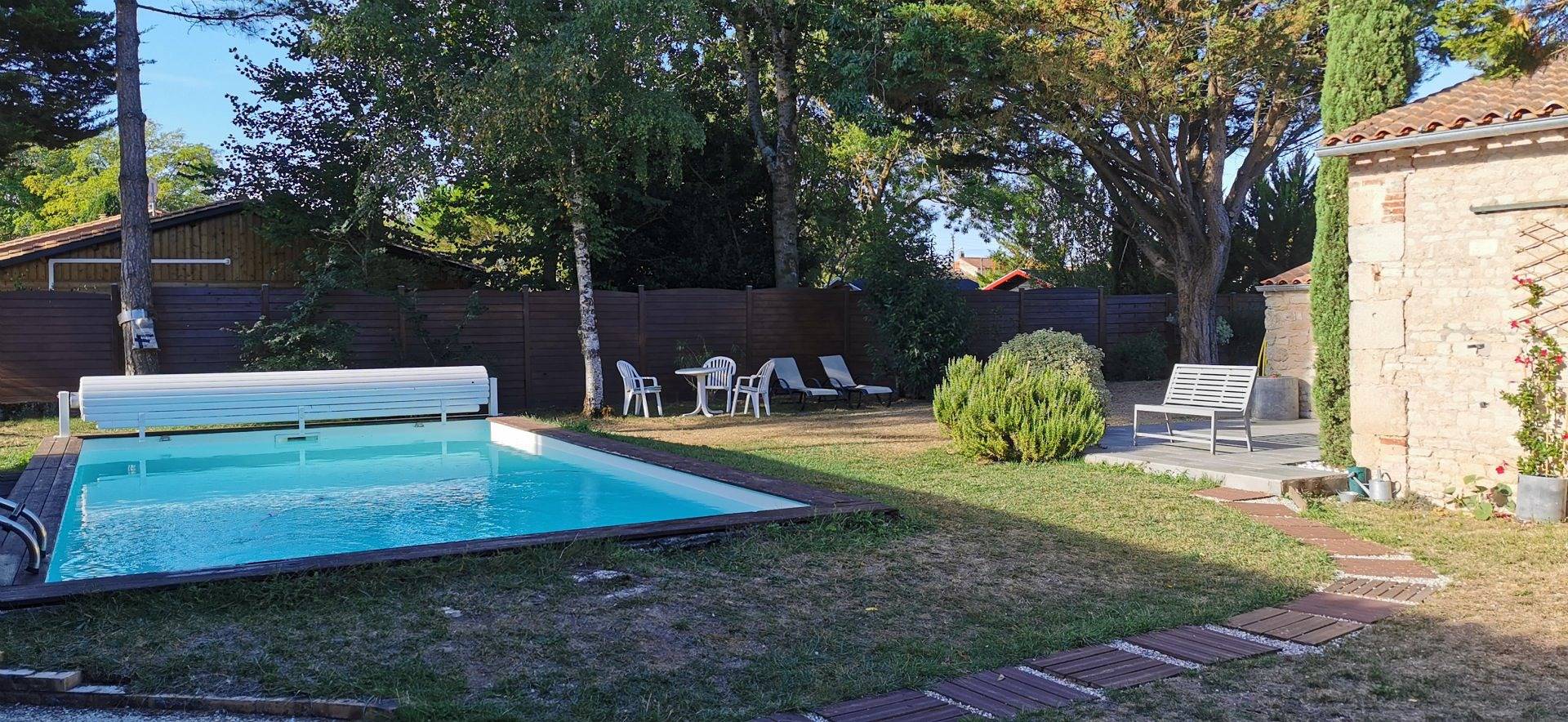 Gîte Les hôtes du paradis in Forges (Charente-Maritime), Région de Rochefort