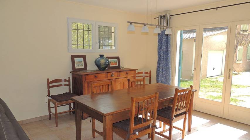 Location de vacances pour 5 personnes, avec piscine et jardin à Buisson - 2