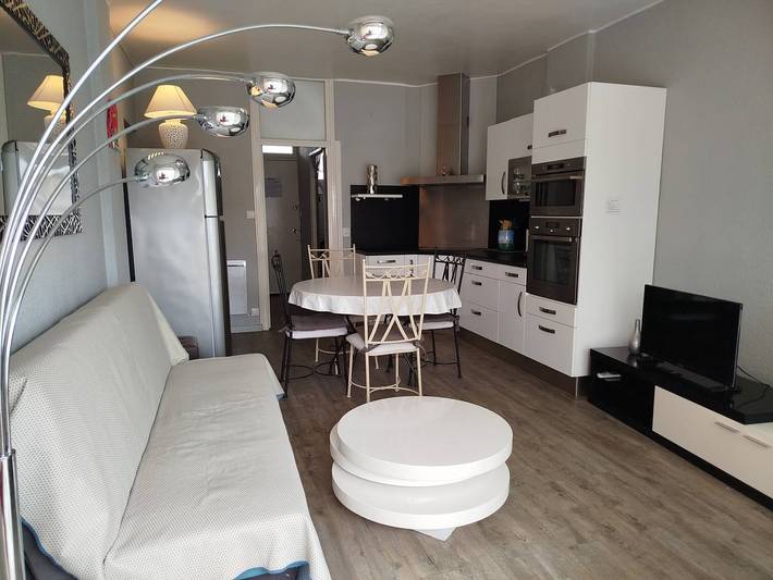 Gîte pour 4 personnes, avec terrasse, animaux acceptés dans Plage Maillol - 2