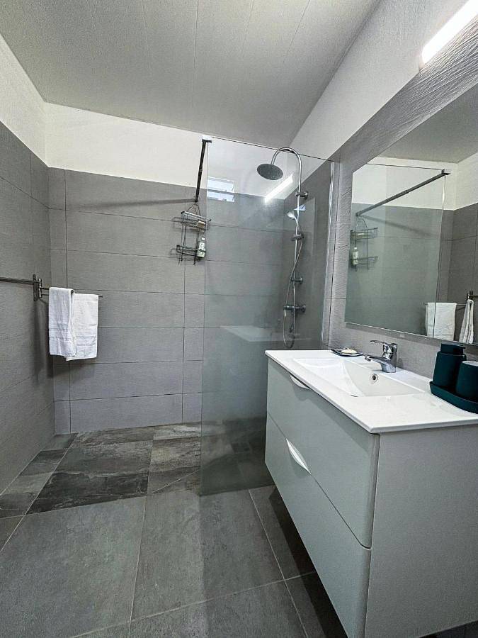 Location de vacances pour 6 personnes, avec vue et terrasse à Le Carbet - 4