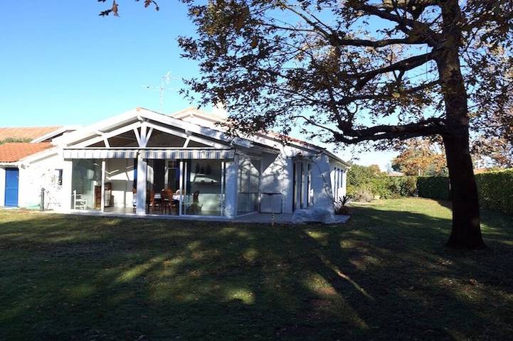 Villa pour 7 personnes, avec Balcon ainsi que Jacuzzi et Jardin à Gujan-Mestras