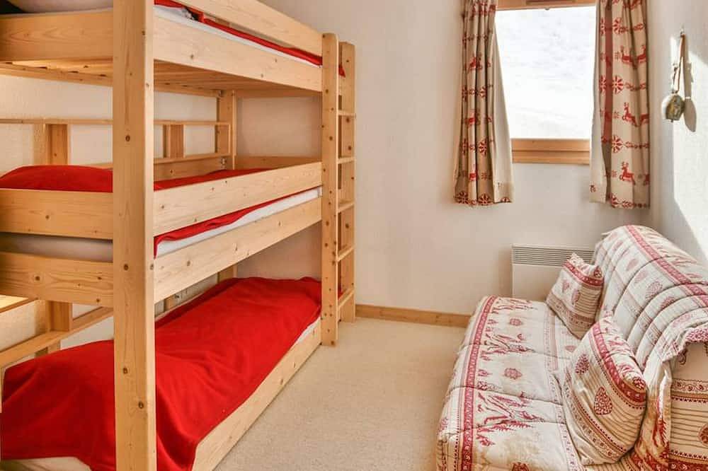 Entire apartment, Lovely 2-bedroom apartment, sunny terrace, close to slopes in Chinaillon in Le Grand-Bornand, Annecy region