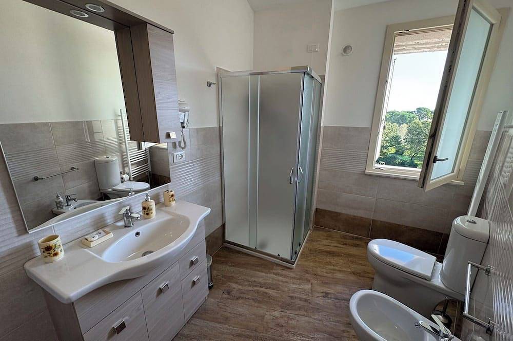 Ferienhaus mit privatem Pool, Klimaanlage, W-Lan, Tv, Terrasse, Panoramablick, bei Lucca in Altopascio, Lucca Provinz