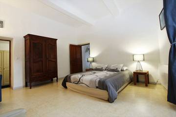 Gîte pour 2 personnes, avec jardin et piscine à Cabrières-d'Avignon