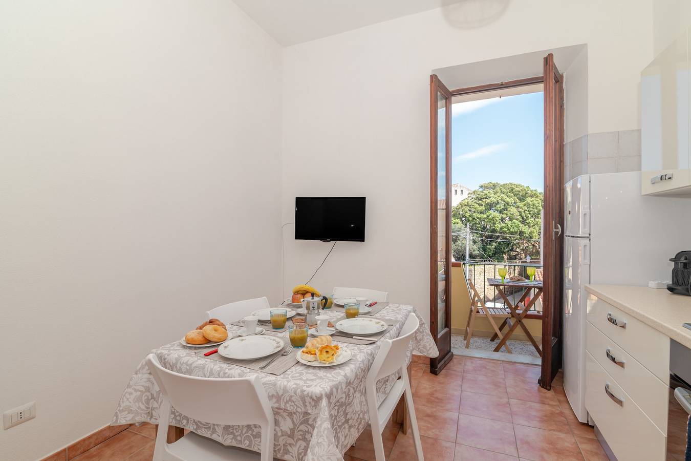 Ganze Wohnung, Apartment 'Vittoria' mit Balkon, Wlan und Klimaanlage in Parco Nazionale dell'Arcipelago di La Maddalena, La Maddalena