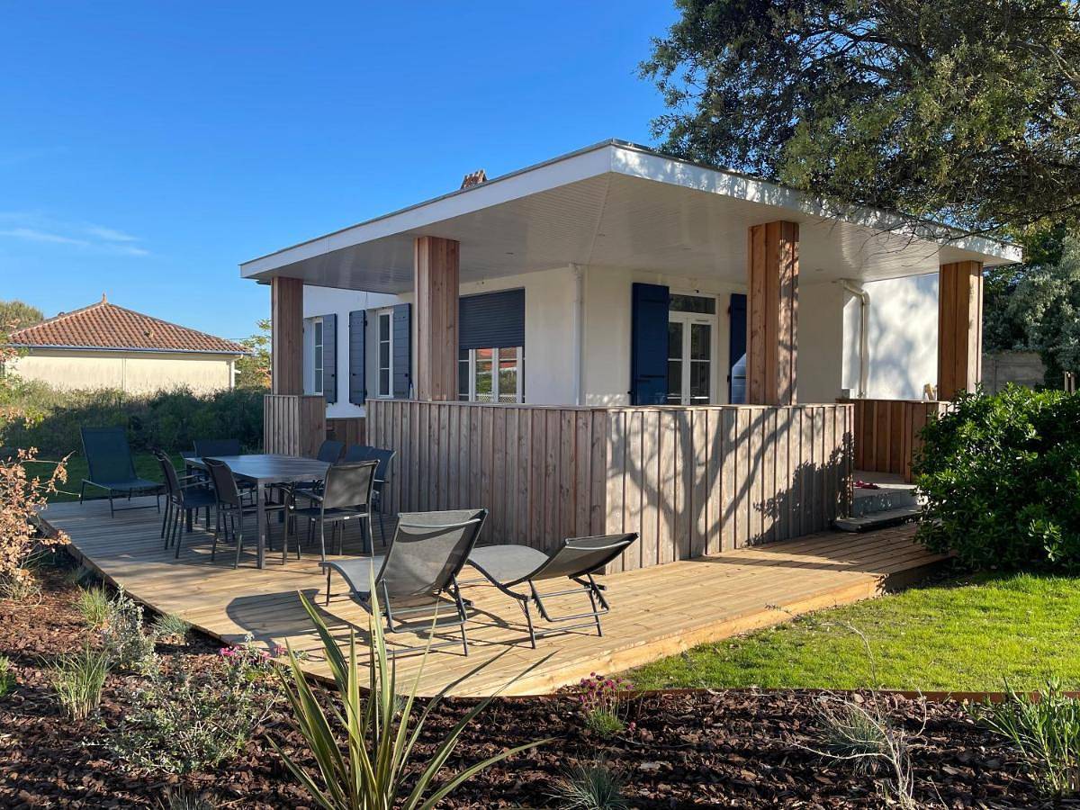 Three-Bedroom Villa in Soulac-sur-Mer, Lesparre-Médoc region