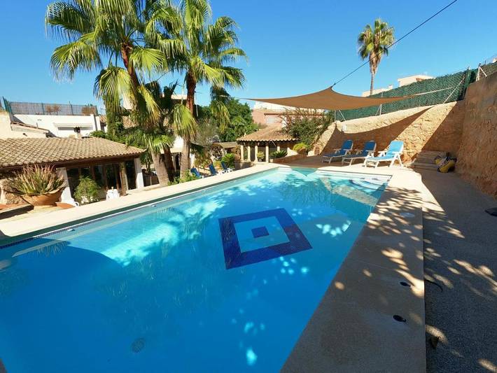 Ferienhaus für 10 Personen, mit Balkon und Whirlpool sowie Terrasse und Garten in Palma
