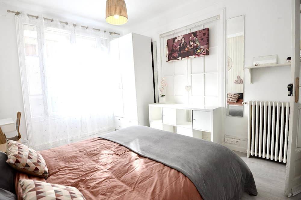 Entire apartment, Charming T2 on the outskirts of Paris in Saint-Ouen, Seine-Saint-Denis