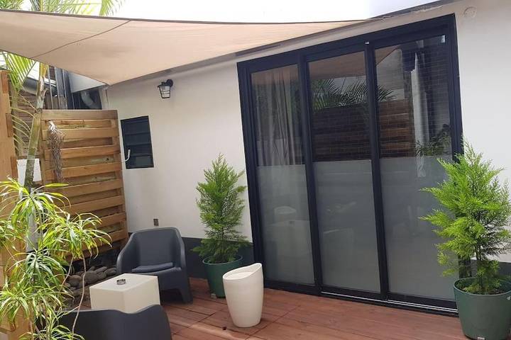 Gîte pour 2 personnes, avec terrasse et jardin dans Le Barachois Saint Denis