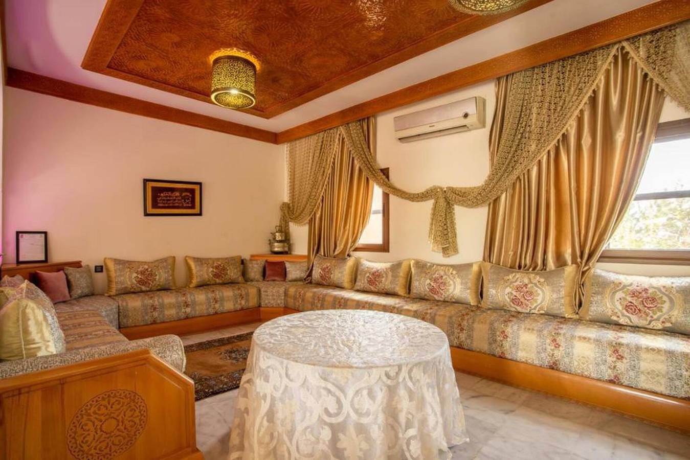 Familienvilla mit 5 Schlafzimmern und Pool in Tahannaout, Provinz Al Haouz