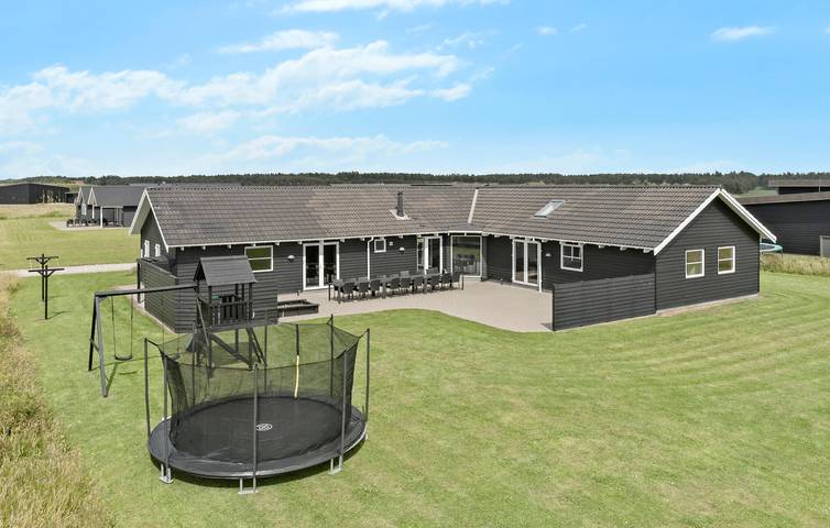 Ferienhaus für 16 Personen, mit Garten und Sauna sowie Whirlpool, mit Haustier