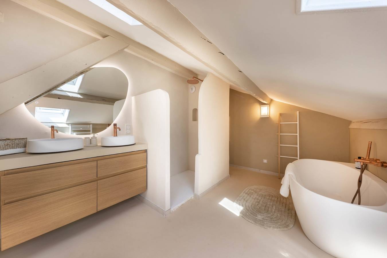 Iconic village house in Provence - Tastefully renovated, breathtaking views in Opio, Cannes und Umgebung