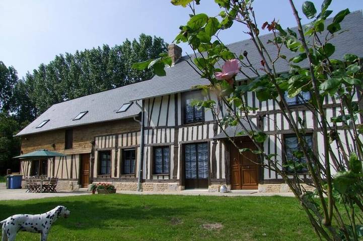 Location de vacances pour 8 personnes, avec jardin et terrasse, animaux acceptés à Saint-Paër