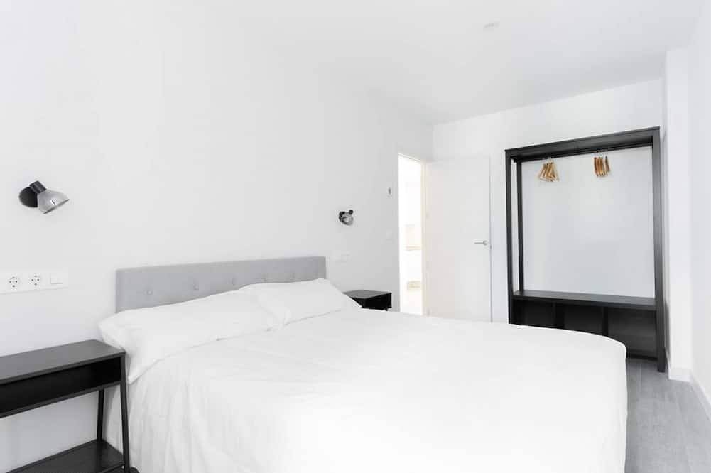 Appartement entier, Family apartment with private garden and views of the main garden. in Villaverde de Pontones, Ribamontán al Monte