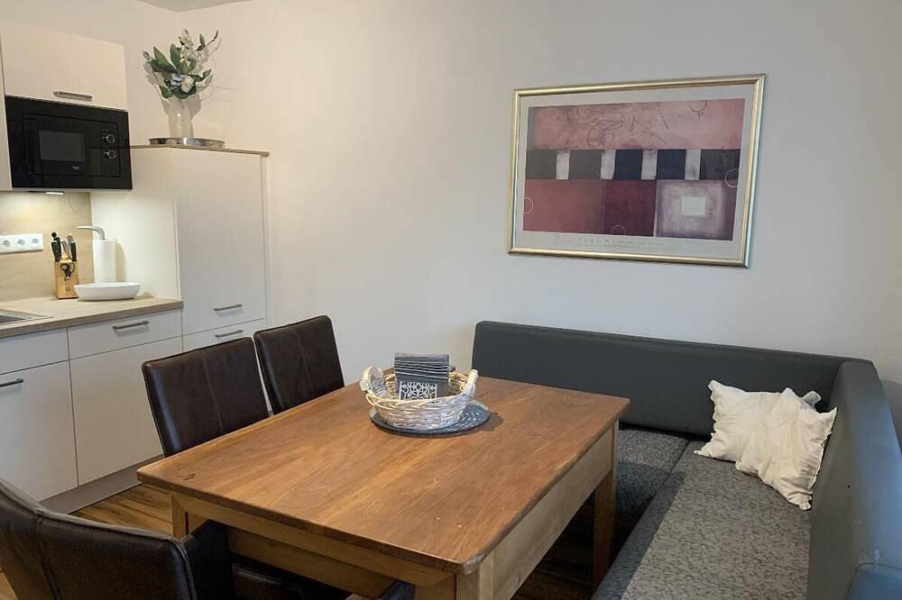 Ganze Wohnung, Ferienwohnung in Alleinlage mit Balkon in Hemau, Ostbayern