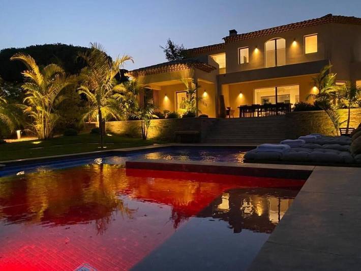Villa per 8 persone, con giardino e piscina nonché panorama, con animali domestici in Saint-Tropez