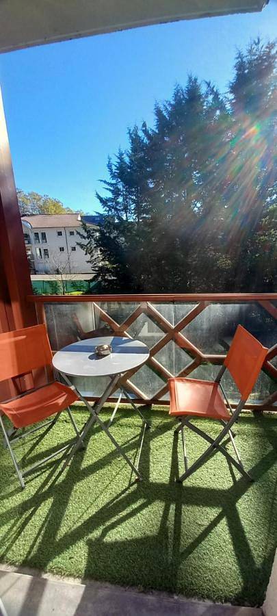 Appartement de vacances pour 2 personnes, avec vue ainsi que jardin et piscine