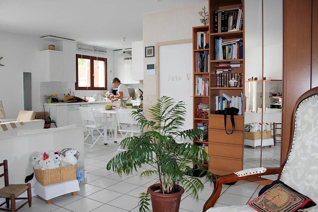 Aurore-Villa chambres et tables d'hôtes - Rhône - Suite parentale Diane in Décines-Charpieu, Rhône
