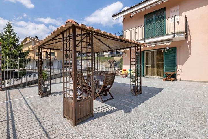 Hel lägenhet, Harmony Apartment Vacation Home with Private Terrace, Garden, and Wi-Fi in Millesimo, Savona provins