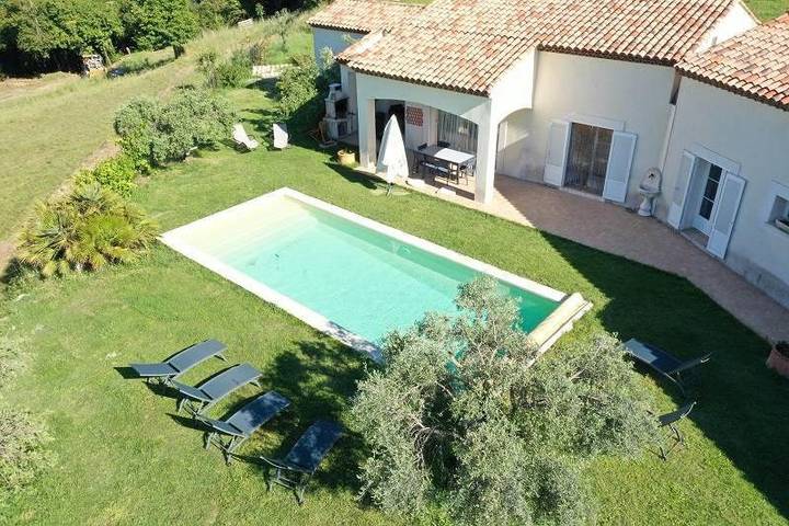 Location de vacances pour 8 personnes, avec vue et jardin ainsi que piscine et terrasse à Cruis - 3