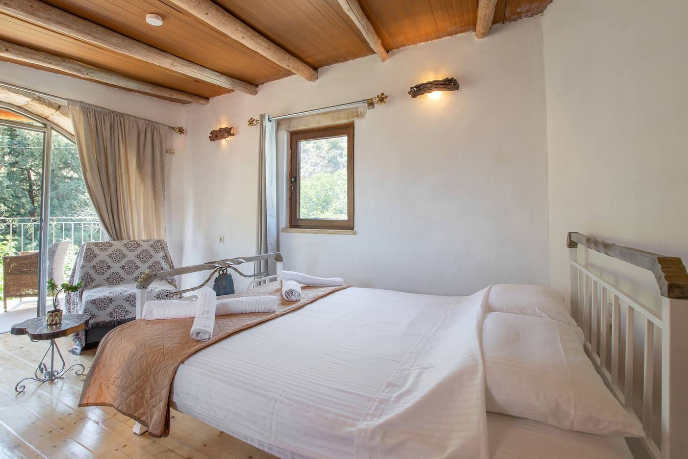 Landhuis 'Kourtsa Traditioneel Huis met Zwembad', Uitzicht op Bergen, Wi-Fi & Airco, foto 12