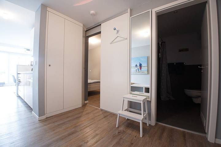 Ganze Wohnung, Komfortable Ferienwohnung mit Meerblick, Sauna und Balkon direkt am Sandstrand in Wyk in Raucherstrand, Wyk auf Föhr