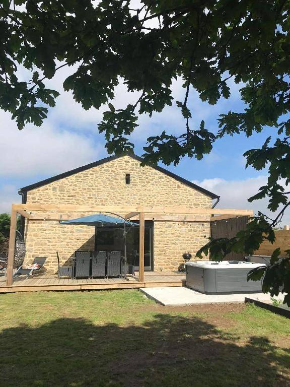 Two-Bedroom House in Quimperlé, Côte de Cornouaille