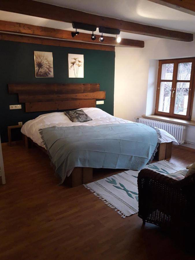 Location de vacances pour 8 personnes, avec terrasse ainsi que sauna et jacuzzi, animaux acceptés à La Chapelle-devant-Bruyères - 3