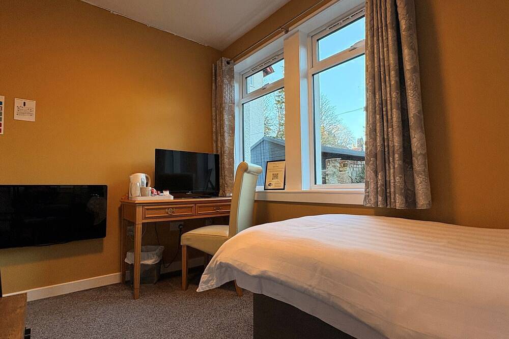 Annex Budget Single Room Shared Facilities in Inverness, Highlands