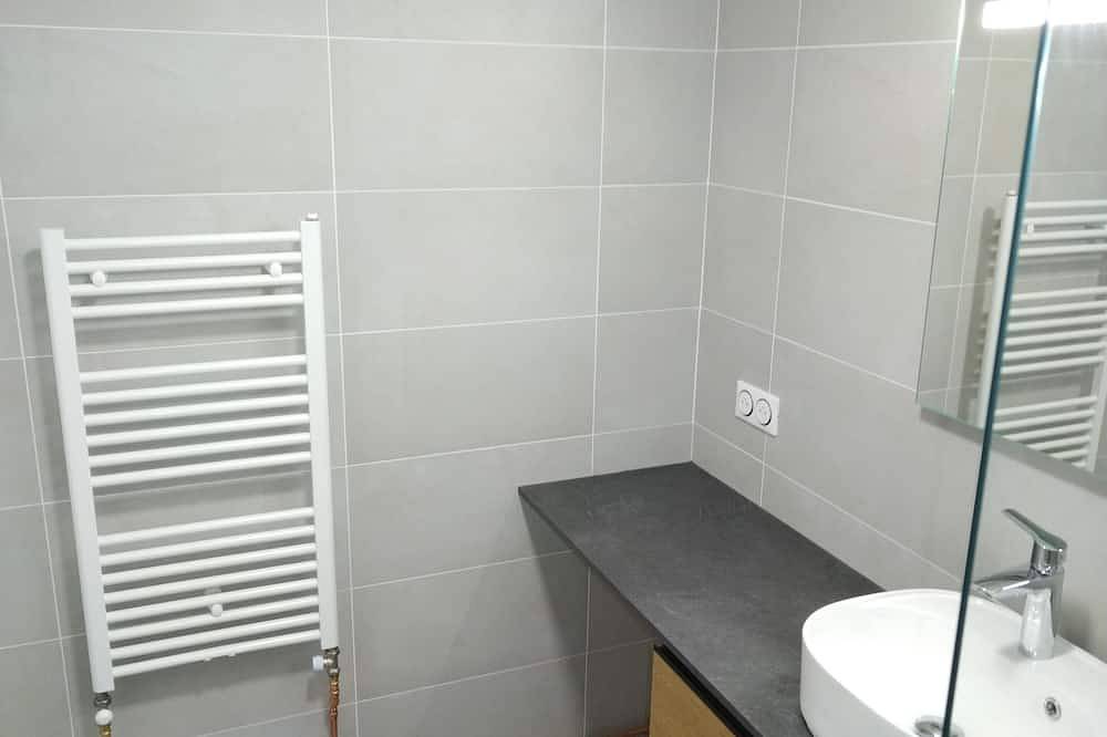 Entire apartment, Grand Appartement Lumineux 59 m² in Pontault-Combault, Seine-et-Marne